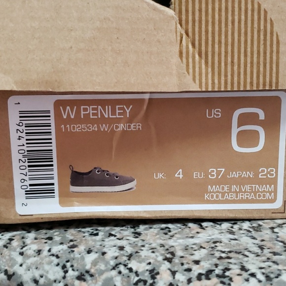 Koolaburra by Ugg Sneaker, sz 6C - Picture 5 of 5